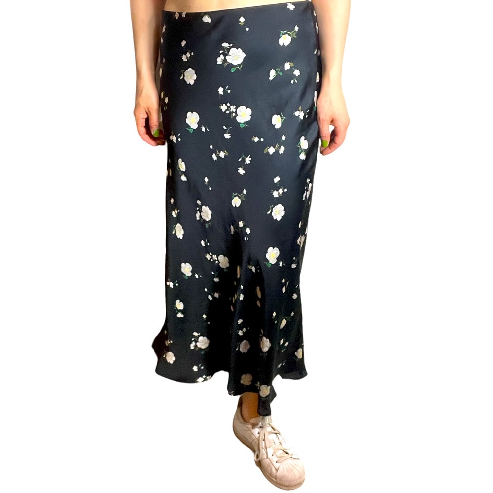 Banana Republic Black Floral Slip Skirt Spring ‘20 size Small